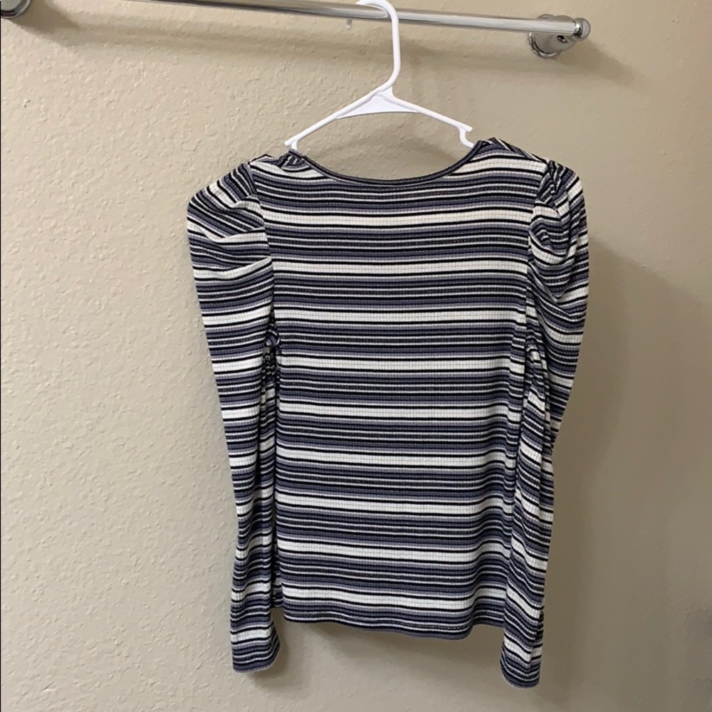 Long sleeve ruffled up shoulder black,blue,white.